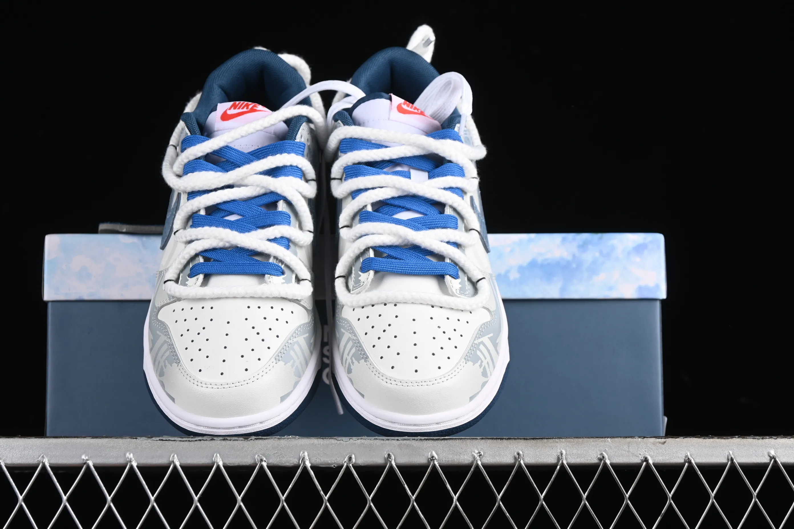 All Categories Nk SB Dunk Series Nk SB Dunk Low Low-top casual sneakers Nk Dunk Low Panda Prank Wave Fisherman-Silver Sea Blue Shark Low-top casual sneakers DD1391-400